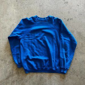 vintage HANES crewneck!! such a nice cotton/acrylic blend!!